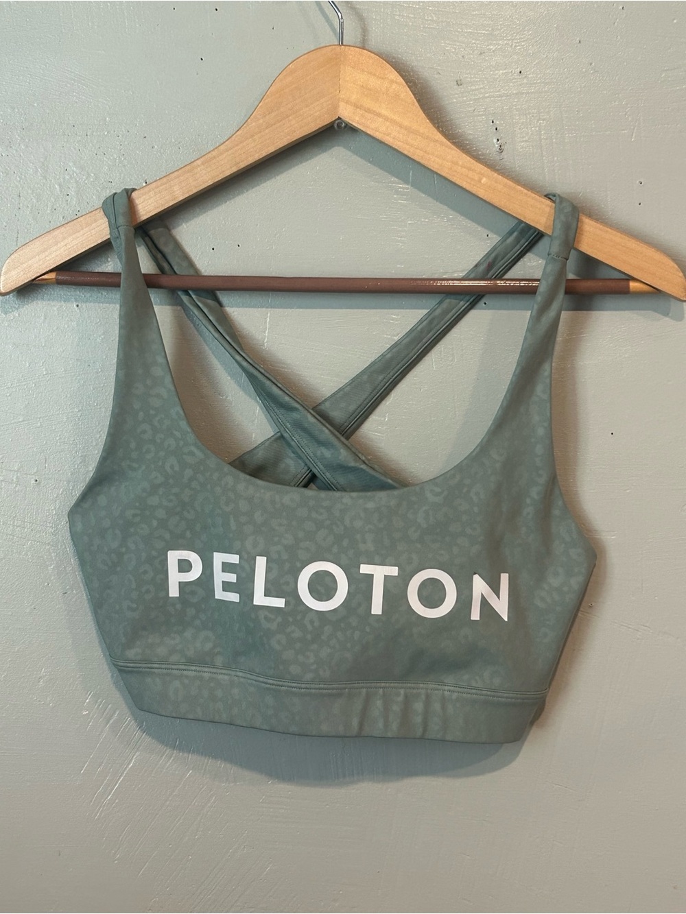 Peloton Sage Green Leopard-Print Crossback Sports Bra